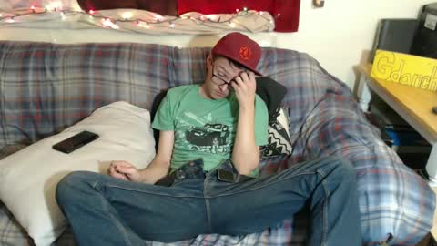 Snapshot of gdanch chatting on January 18, 8:40 pm G online show from January 18, 8:40 pm