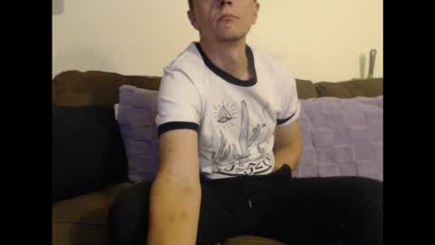 Snapshot of gdanch chatting on November 1, 2:02 am G online show from November 1, 2:02 am