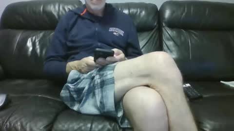 Snapshot of geeezer64 chatting on November 28, 12:02 am geeezer64 online show from November 28, 12:02 am