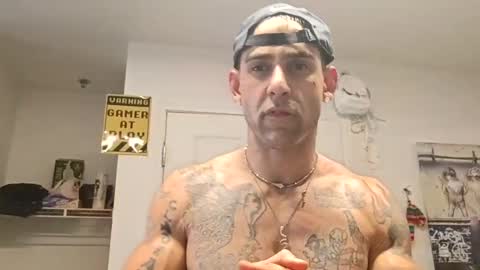 Snapshot of geekedoutlabs chatting on October 20, 11:05 pm Zanecubano online show from October 20, 11:05 pm