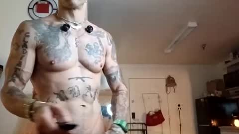 Snapshot of geekedoutlabs chatting on October 30, 1:40 am Zanecubano online show from October 30, 1:40 am