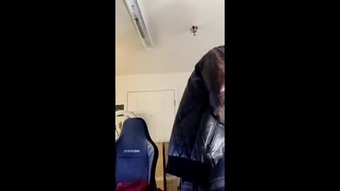 Snapshot of geekedoutlabs chatting on December 15, 2:21 pm Zanecubano online show from December 15, 2:21 pm