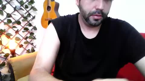 Snapshot of geeklatin88 chatting on October 19, 9:48 pm geeklatin88 online show from October 19, 9:48 pm