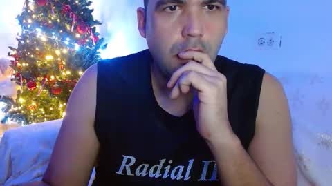 Snapshot of geeklatin88 chatting on December 17, 6:30 am geeklatin88 online show from December 17, 6:30 am