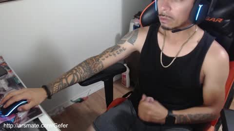 Snapshot of gefeeer chatting on February 9, 3:32 am gefeeer online show from February 9, 3:32 am