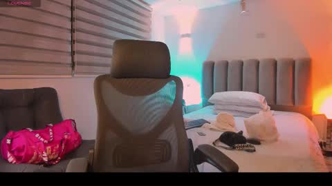 Snapshot of gemarodriguez_ chatting on November 10, 4:11 am Gemma online show from November 10, 4:11 am