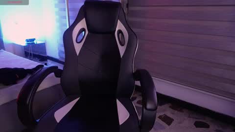 Snapshot of gemarodriguez_ chatting on December 5, 3:59 am Gemma online show from December 5, 3:59 am