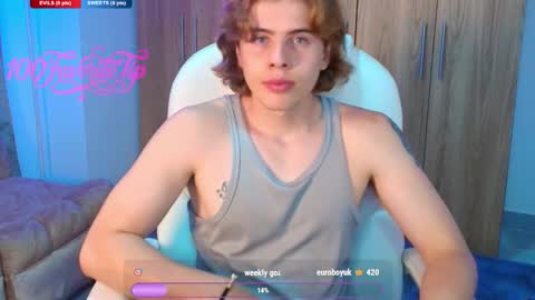 Snapshot of gemdominus chatting on June 4, 11:22 pm Gem Dominus online show from June 4, 11:22 pm