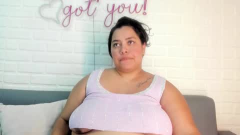 geminis muentes online show from December 3, 7:45 pm