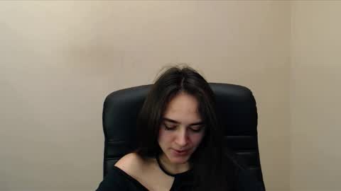 Snapshot of gemma_arterton chatting on December 22, 7:00 am Gemma online show from December 22, 7:00 am