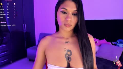 Snapshot of gemma_rose_ chatting on November 12, 9:25 pm online show from November 12, 9:25 pm