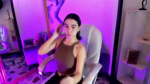 gemmabrown_ online show from May 2, 12:54 pm