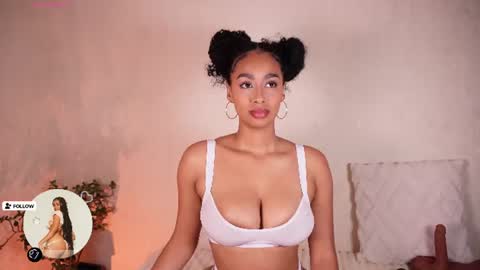 Snapshot of gemmacarter_ chatting on July 3, 12:17 am online show from July 3, 12:17 am
