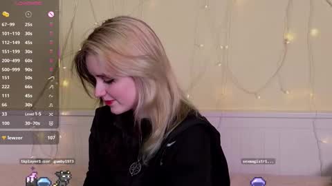 Ilona online show from December 5, 6:48 pm