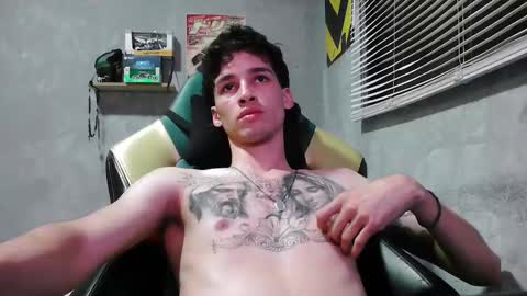 Snapshot of gendo_05 chatting on October 24, 11:34 pm GENDO online show from October 24, 11:34 pm