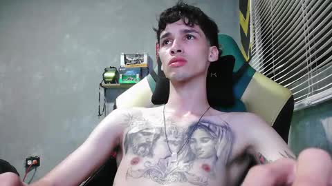 Snapshot of gendo_05 chatting on November 2, 12:46 am GENDO online show from November 2, 12:46 am