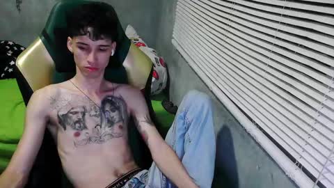 Snapshot of gendo_05 chatting on November 14, 10:51 pm GENDO online show from November 14, 10:51 pm