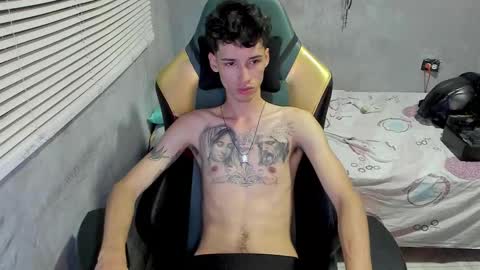 Snapshot of gendo_05 chatting on December 21, 11:56 pm GENDO online show from December 21, 11:56 pm