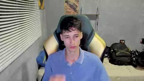 Snapshot of gendo_05 chatting on January 6, 1:20 am GENDO online show from January 6, 1:20 am