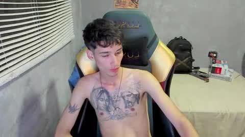 Snapshot of gendo_05 chatting on January 8, 4:04 am GENDO online show from January 8, 4:04 am