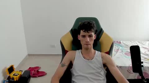 Snapshot of gendo_05 chatting on January 18, 7:17 pm GENDO online show from January 18, 7:17 pm