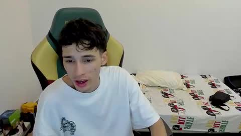 Snapshot of gendo_05 chatting on February 1, 12:48 pm GENDO online show from February 1, 12:48 pm