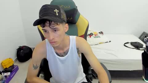 Snapshot of gendo_05 chatting on February 24, 1:03 am GENDO online show from February 24, 1:03 am