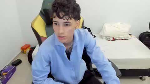 Snapshot of gendo_05 chatting on March 9, 10:36 pm GENDO online show from March 9, 10:36 pm