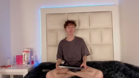 genesis_js online show from December 15, 11:42 pm