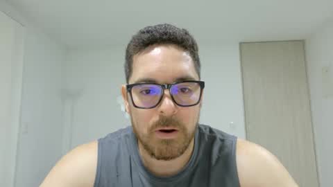 Snapshot of genesis_wb chatting on May 20, 11:44 pm genesis_wb online show from May 20, 11:44 pm