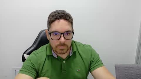 Snapshot of genesis_wb chatting on June 10, 11:35 pm genesis_wb online show from June 10, 11:35 pm