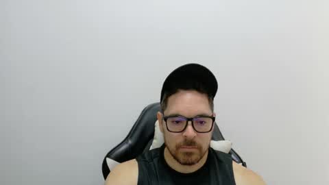 Snapshot of genesis_wb chatting on June 12, 10:41 pm genesis_wb online show from June 12, 10:41 pm