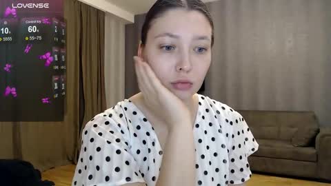 genev__ievee online show from June 7, 5:06 pm