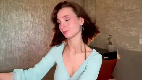 Riana online show from June 5, 1:17 pm