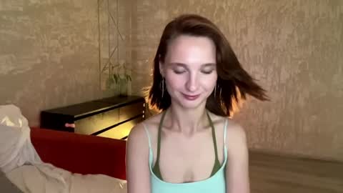 Riana online show from June 7, 7:45 am
