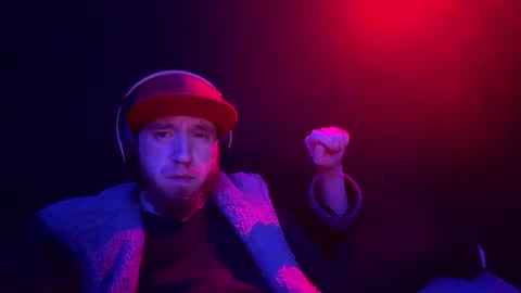 Snapshot of genitalwars chatting on November 24, 7:41 am genitalwars online show from November 24, 7:41 am