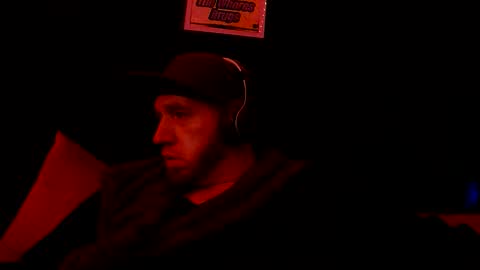 Snapshot of genitalwars chatting on December 16, 11:26 am genitalwars online show from December 16, 11:26 am