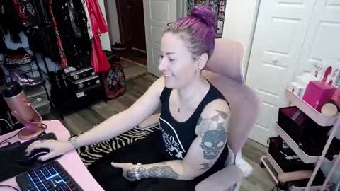 Genny Rock   and  online show from September 20, 12:33 am