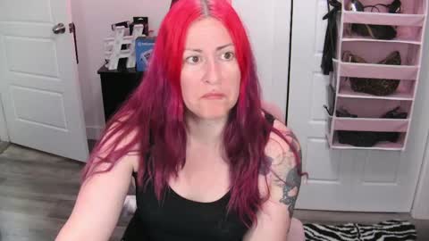 Snapshot of gennyrock chatting on June 8, 1:22 pm Genny Rock and online show from June 8, 1:22 pm
