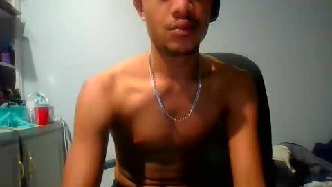 Snapshot of genowixk chatting on December 14, 3:45 am genowixk online show from December 14, 3:45 am