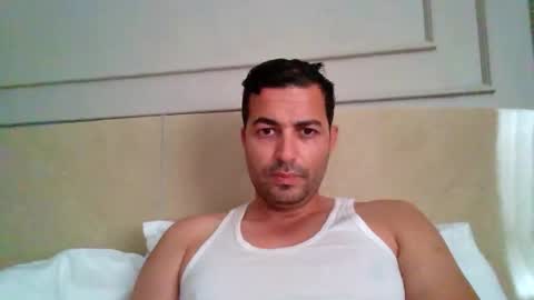 Snapshot of genteldevil chatting on October 18, 10:27 am genteldevil online show from October 18, 10:27 am