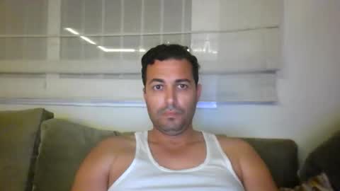 Snapshot of genteldevil chatting on October 23, 10:19 pm genteldevil online show from October 23, 10:19 pm