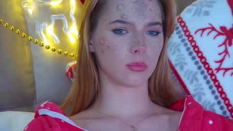 Snapshot of gentlerossi chatting on December 8, 12:07 am GentleRossi online show from December 8, 12:07 am