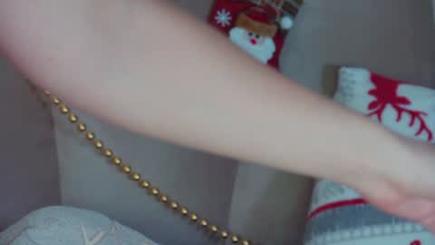 Snapshot of gentlerossi chatting on December 24, 9:44 pm GentleRossi online show from December 24, 9:44 pm