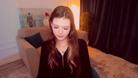 Alice online show from April 30, 8:04 pm
