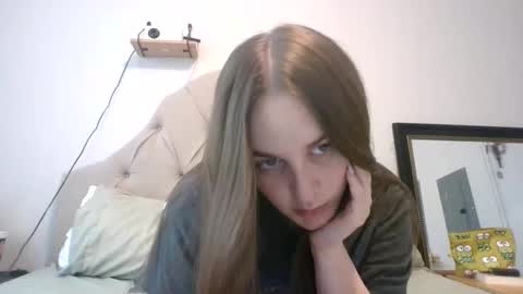 Snapshot of genzfucktoy chatting on December 1, 7:52 pm genzfucktoy online show from December 1, 7:52 pm