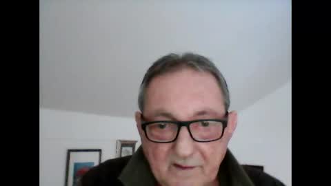 Snapshot of georg1412 chatting on February 26, 1:19 pm georg1412 online show from February 26, 1:19 pm