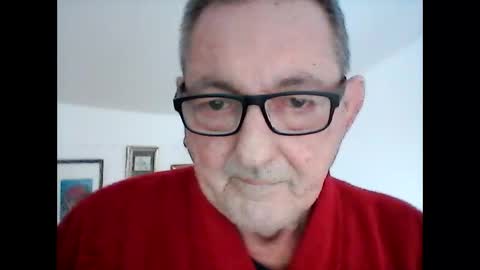 Snapshot of georg1412 chatting on December 17, 12:00 pm georg1412 online show from December 17, 12:00 pm