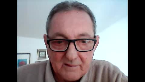 Snapshot of georg1412 chatting on January 7, 1:13 pm georg1412 online show from January 7, 1:13 pm