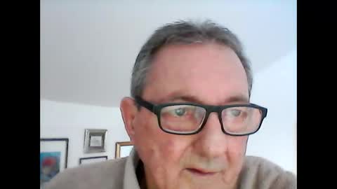 Snapshot of georg1412 chatting on January 9, 2:31 pm georg1412 online show from January 9, 2:31 pm